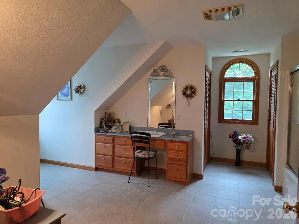 225 White Oak Road Burnsville NC 28714