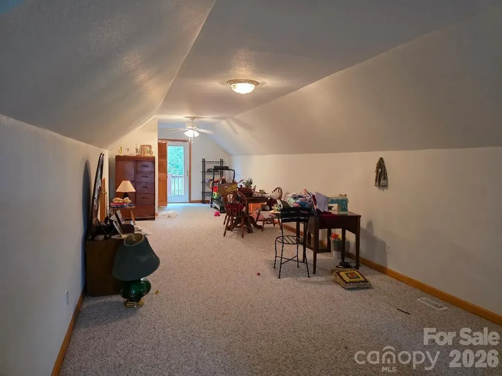225 White Oak Road Burnsville NC 28714