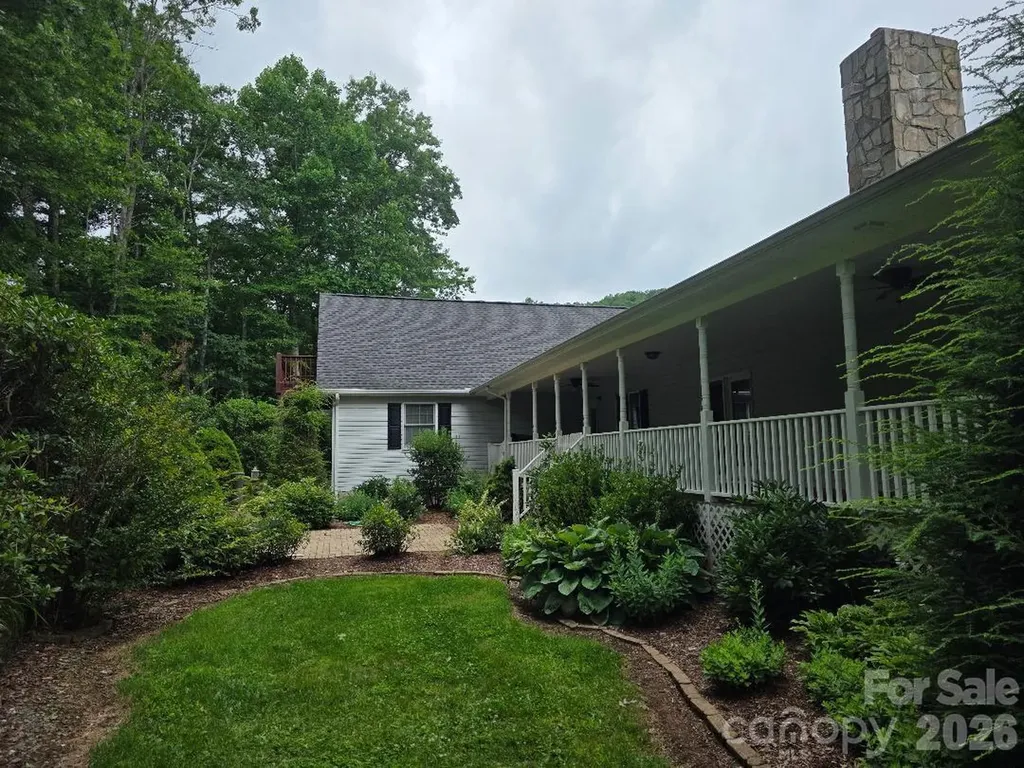 225 White Oak Road Burnsville NC 28714