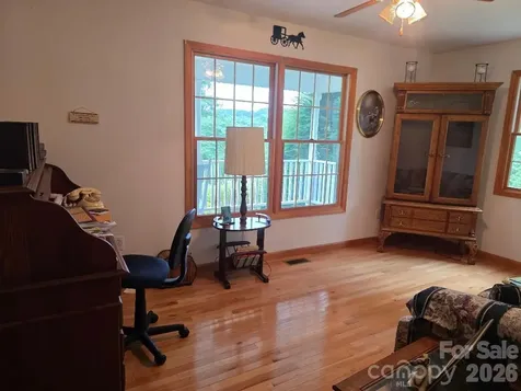 225 White Oak Road Burnsville NC 28714