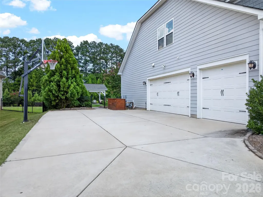 5110 Harwich Circle Matthews NC 28104