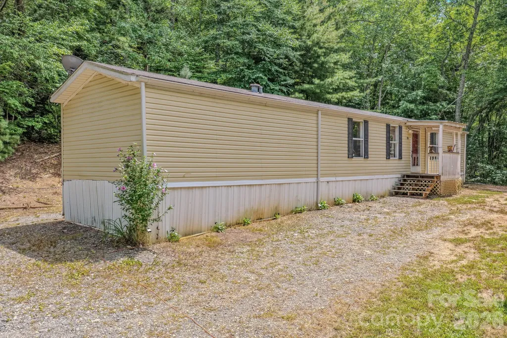 23 Tom Worley Road Leicester NC 28748