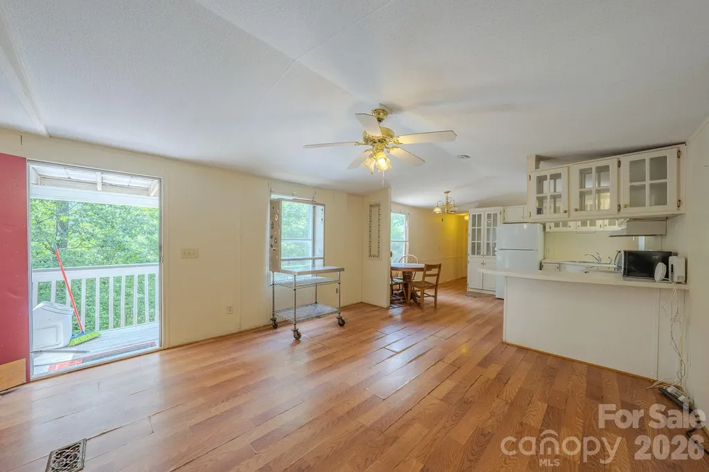 23 Tom Worley Road Leicester NC 28748