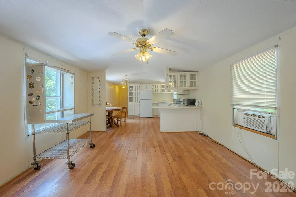 23 Tom Worley Road Leicester NC 28748