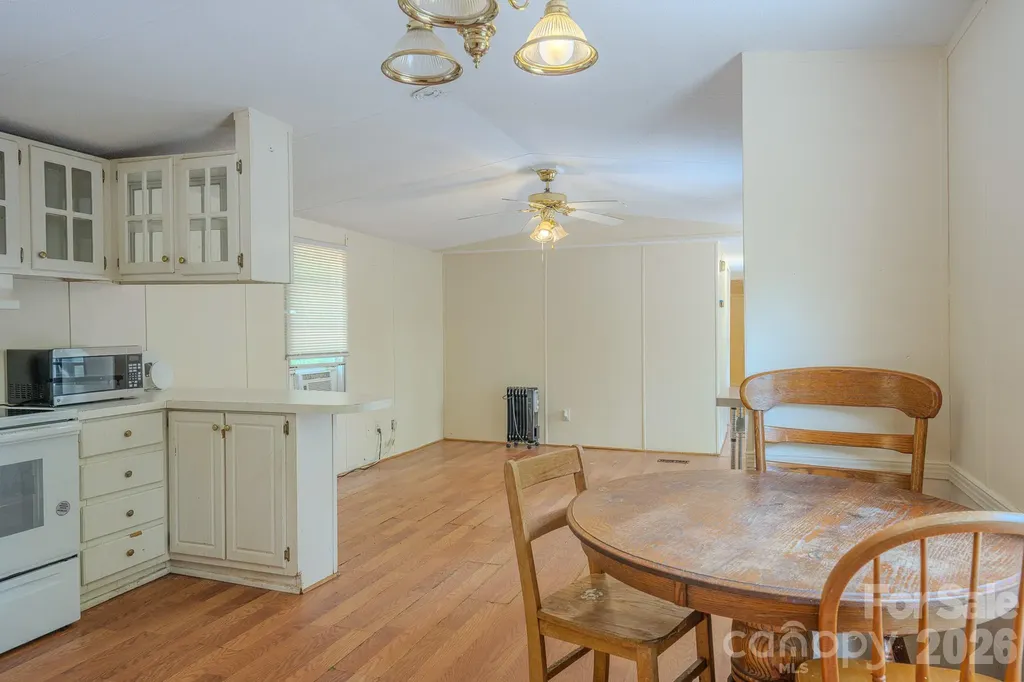 23 Tom Worley Road Leicester NC 28748