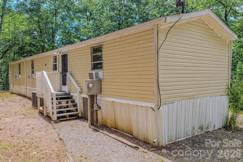 23 Tom Worley Road Leicester NC 28748