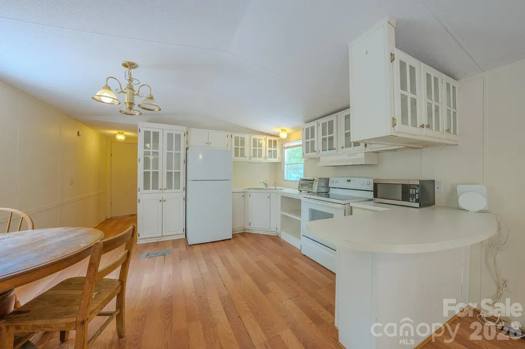 23 Tom Worley Road Leicester NC 28748