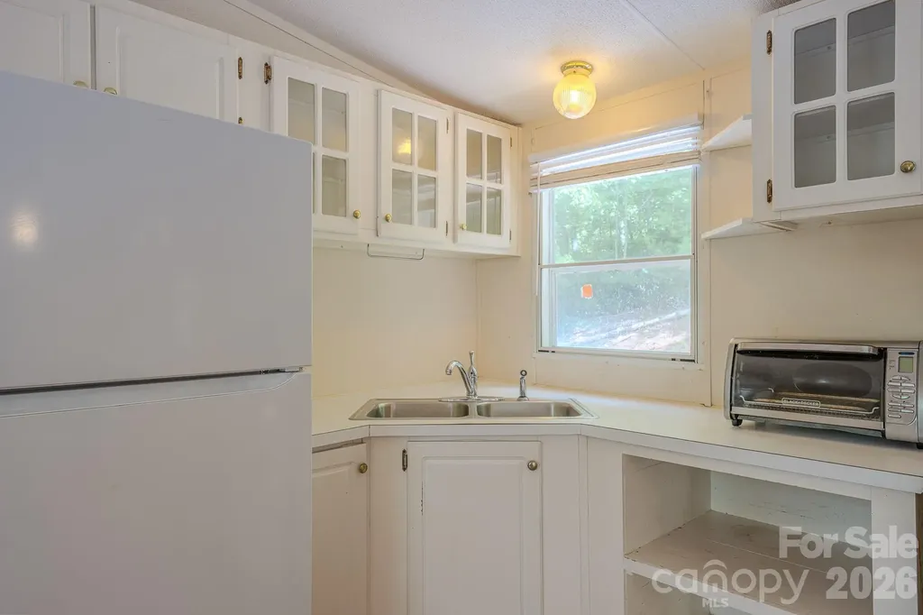 23 Tom Worley Road Leicester NC 28748