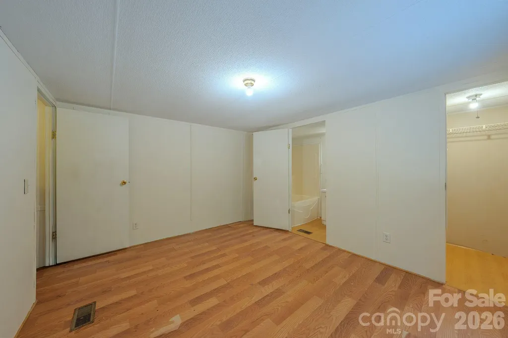23 Tom Worley Road Leicester NC 28748