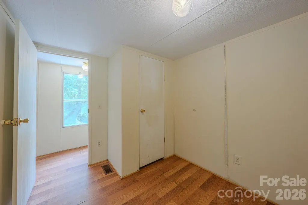 23 Tom Worley Road Leicester NC 28748