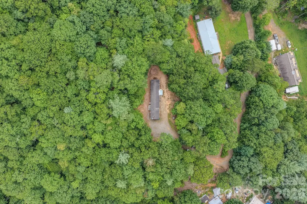 23 Tom Worley Road Leicester NC 28748
