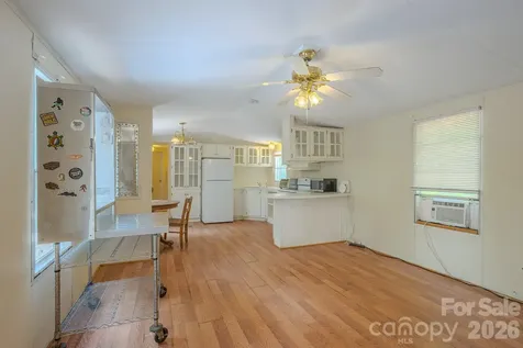 23 Tom Worley Road Leicester NC 28748