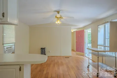 23 Tom Worley Road Leicester NC 28748