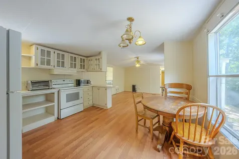 23 Tom Worley Road Leicester NC 28748