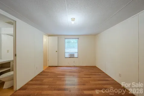 23 Tom Worley Road Leicester NC 28748