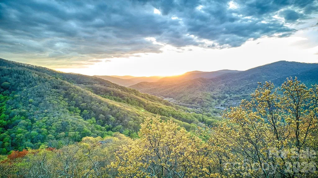 582 Tsalagi Trail Maggie Valley NC 28751