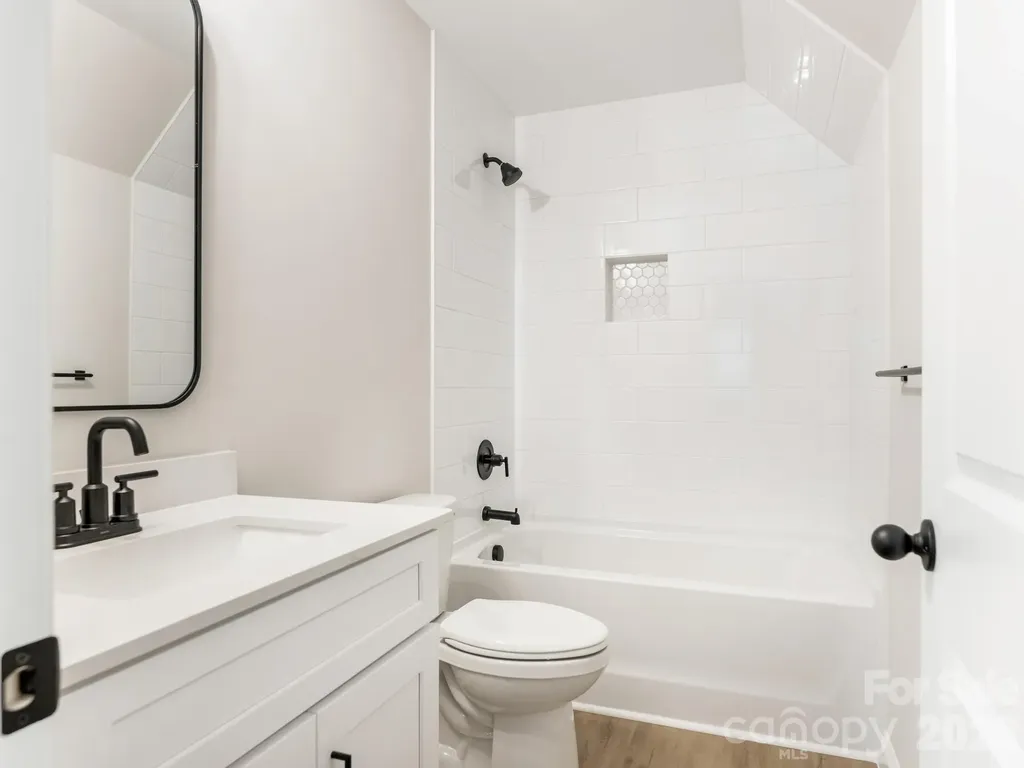 428 Woodvale Place Charlotte NC 28208