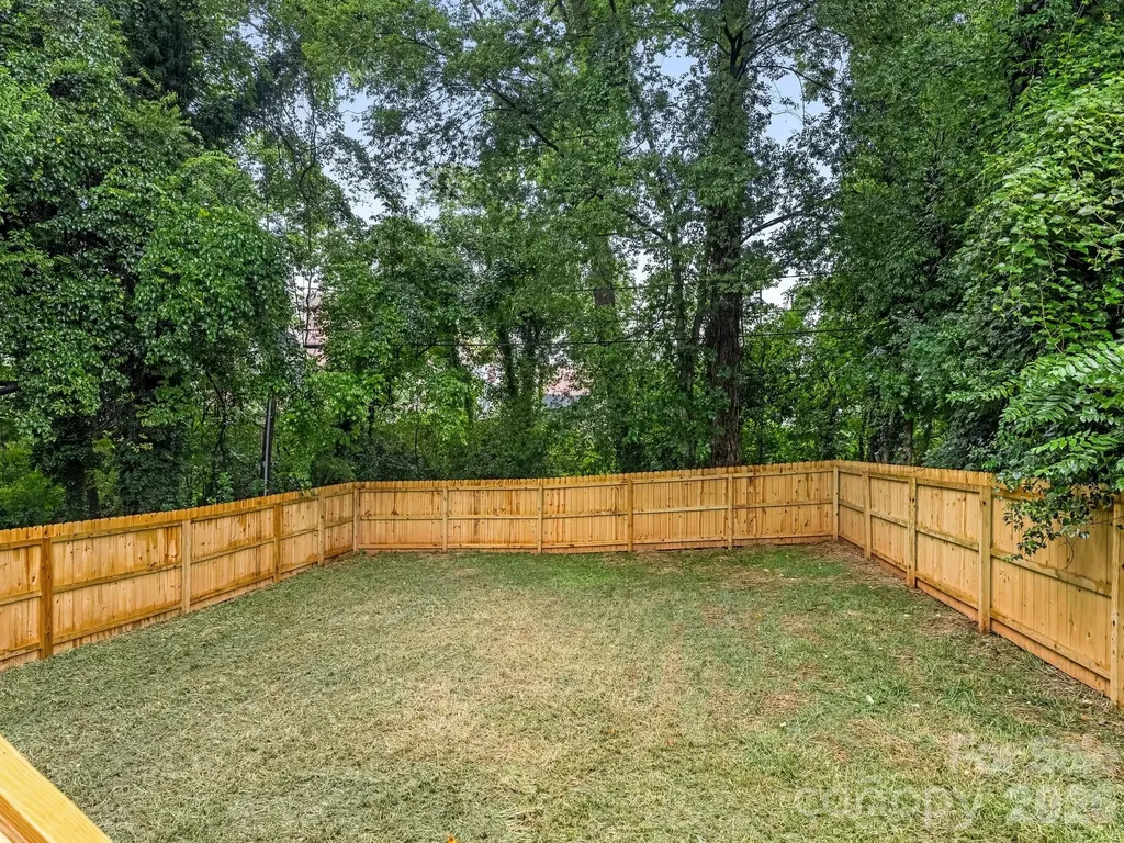 428 Woodvale Place Charlotte NC 28208