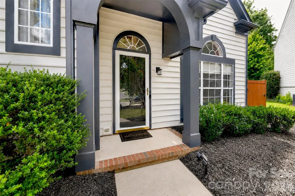 6634 Bells Mill Drive Charlotte NC 28269