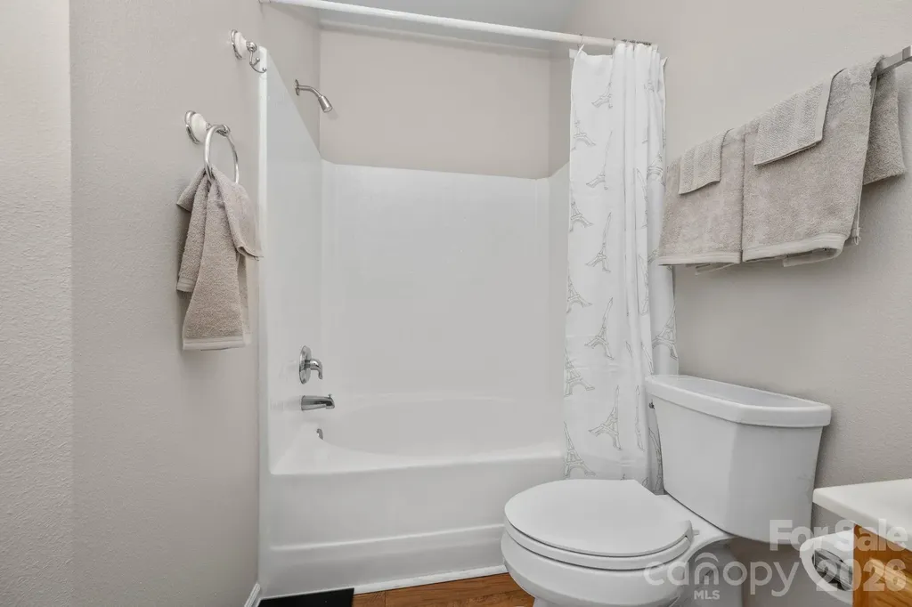 5757 Fox Ridge Lane Winston Salem NC 27104