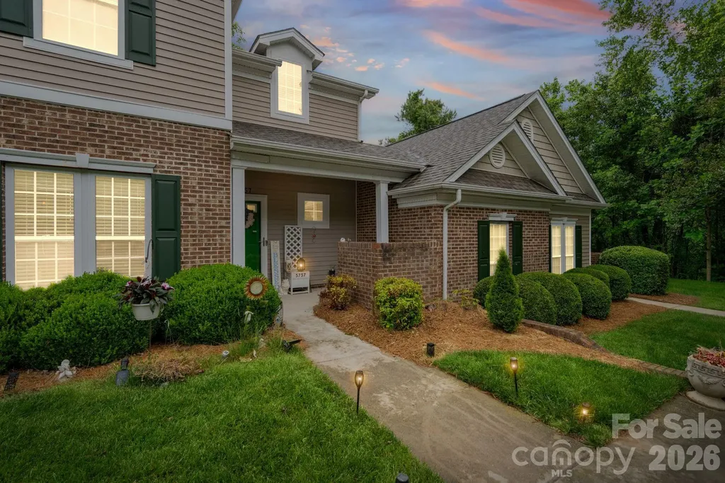 5757 Fox Ridge Lane Winston Salem NC 27104