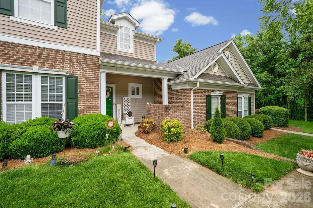 5757 Fox Ridge Lane Winston Salem NC 27104