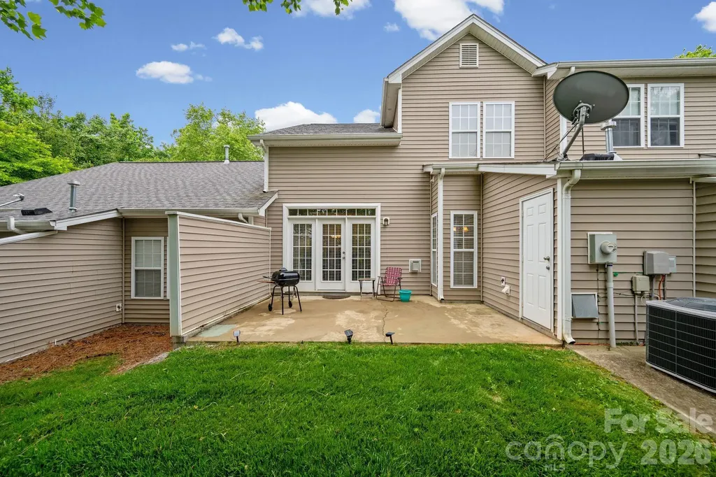 5757 Fox Ridge Lane Winston Salem NC 27104