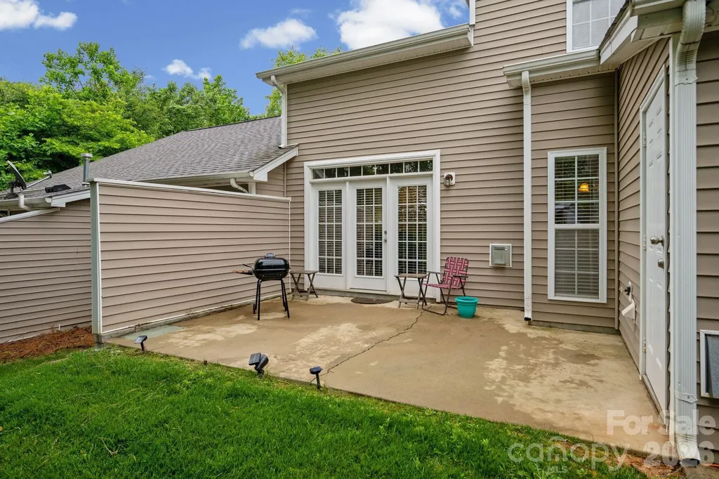 5757 Fox Ridge Lane Winston Salem NC 27104