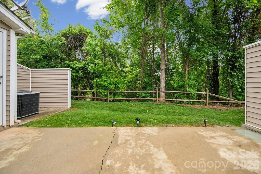 5757 Fox Ridge Lane Winston Salem NC 27104