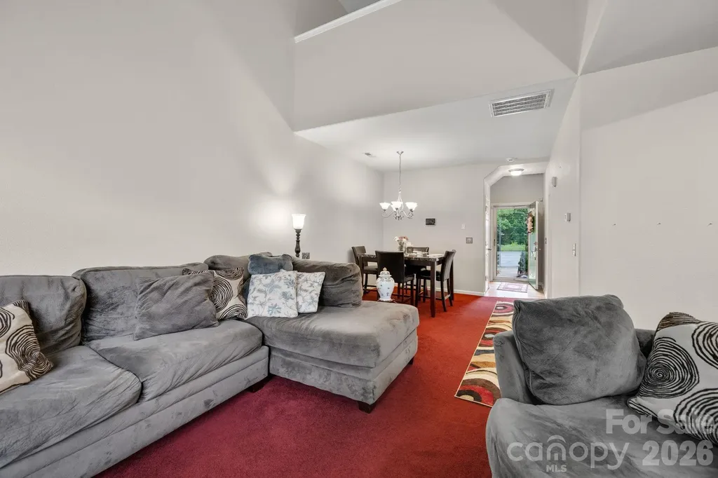 5757 Fox Ridge Lane Winston Salem NC 27104