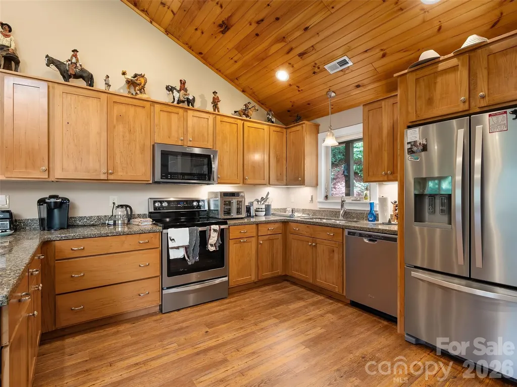39 Maplewood Drive Maggie Valley NC 28751