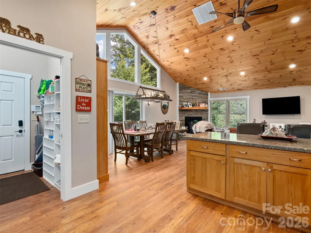 39 Maplewood Drive Maggie Valley NC 28751