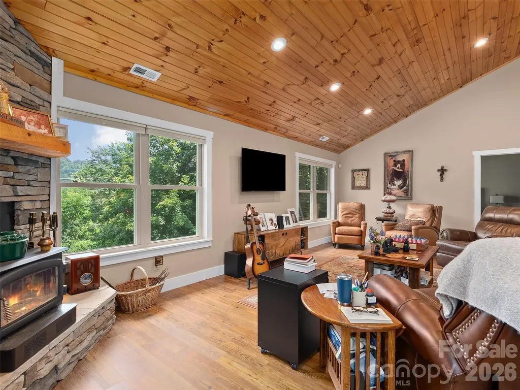 39 Maplewood Drive Maggie Valley NC 28751