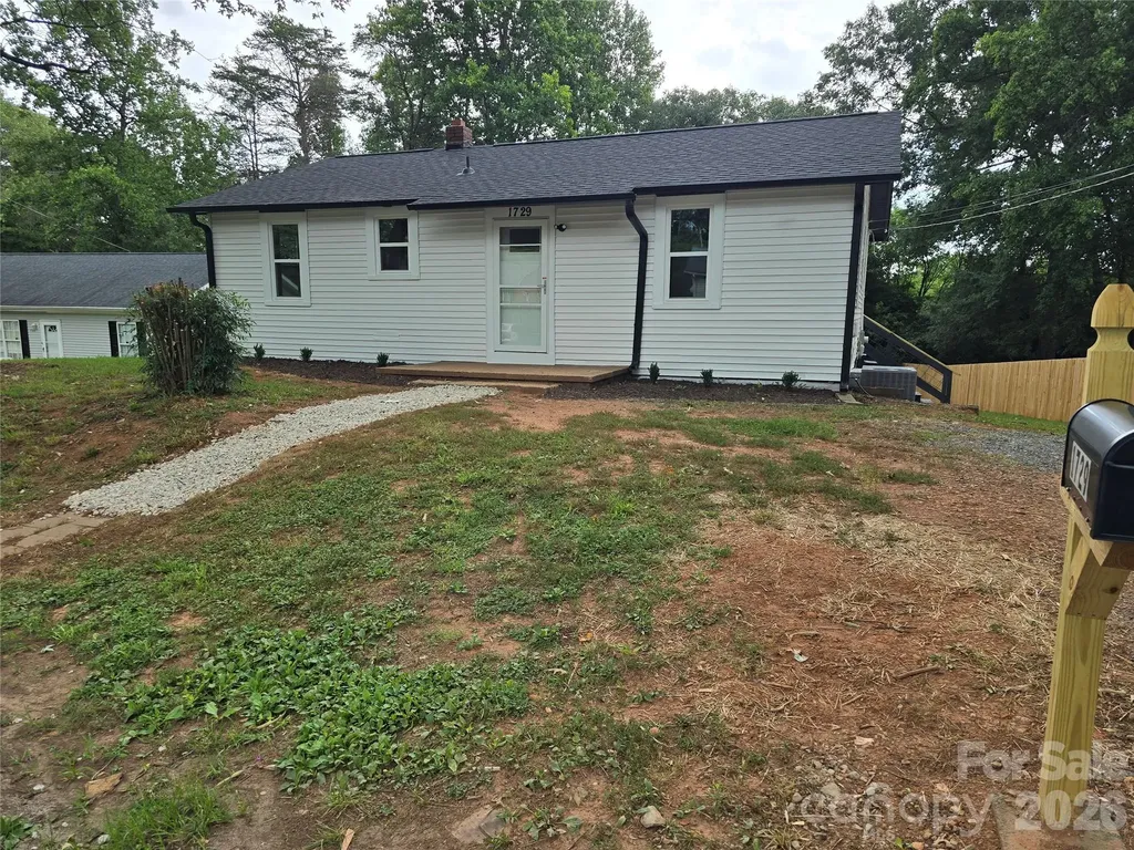 1729 Lakeview Drive Statesville NC 28677