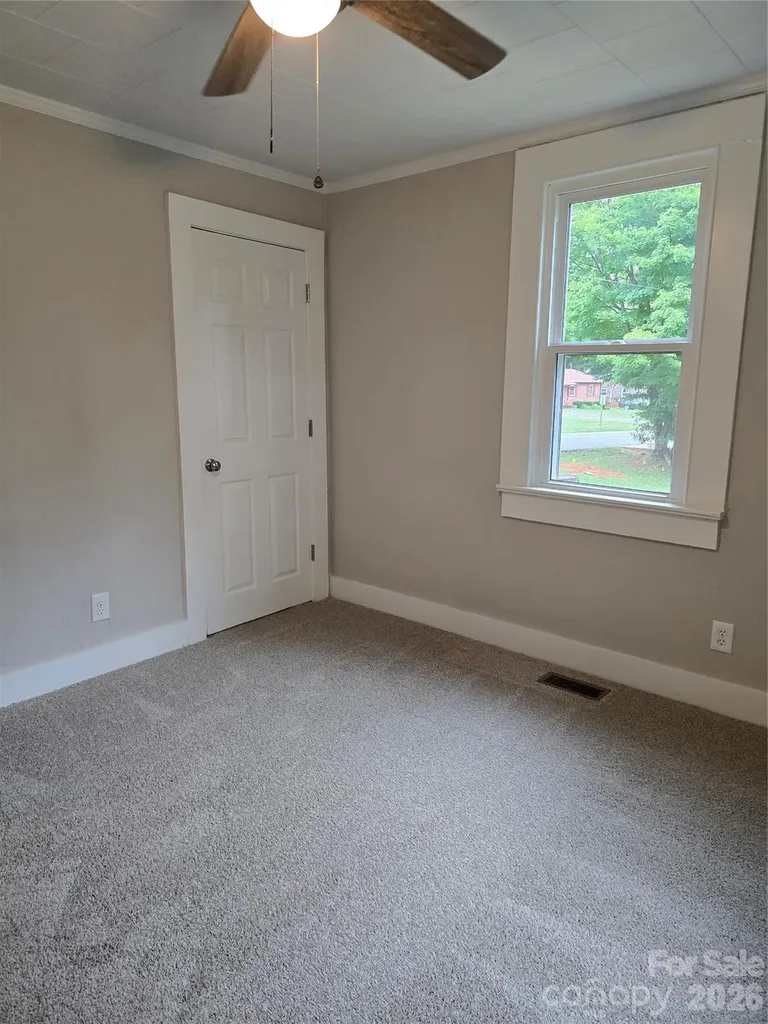 1729 Lakeview Drive Statesville NC 28677