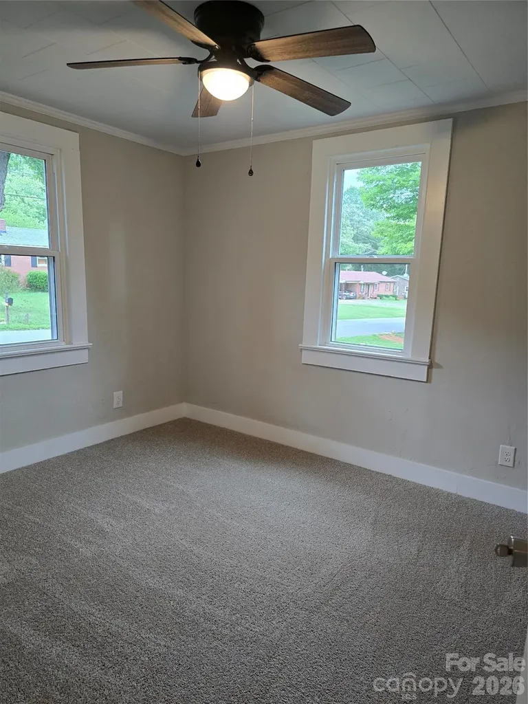 1729 Lakeview Drive Statesville NC 28677