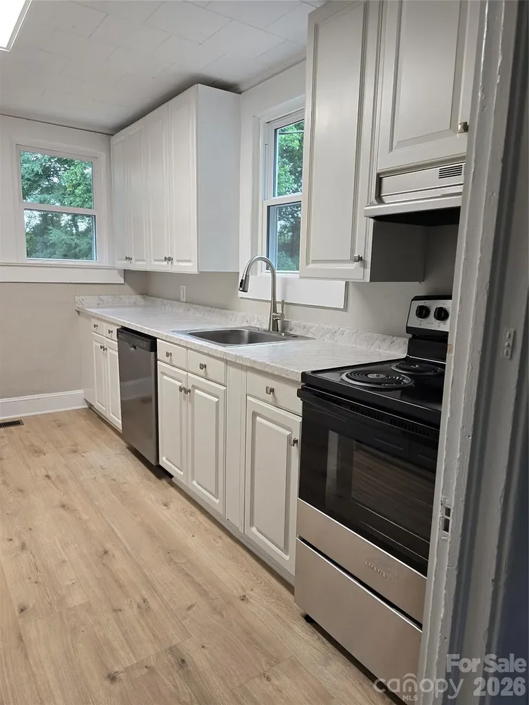 1729 Lakeview Drive Statesville NC 28677