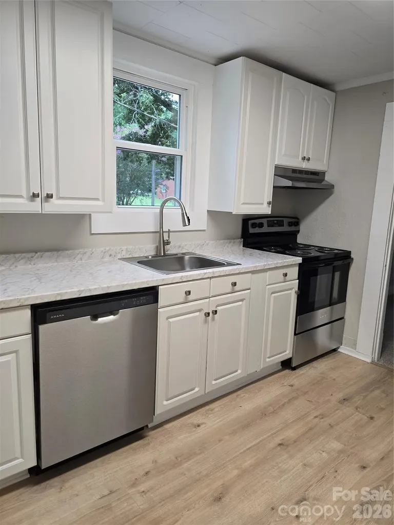 1729 Lakeview Drive Statesville NC 28677