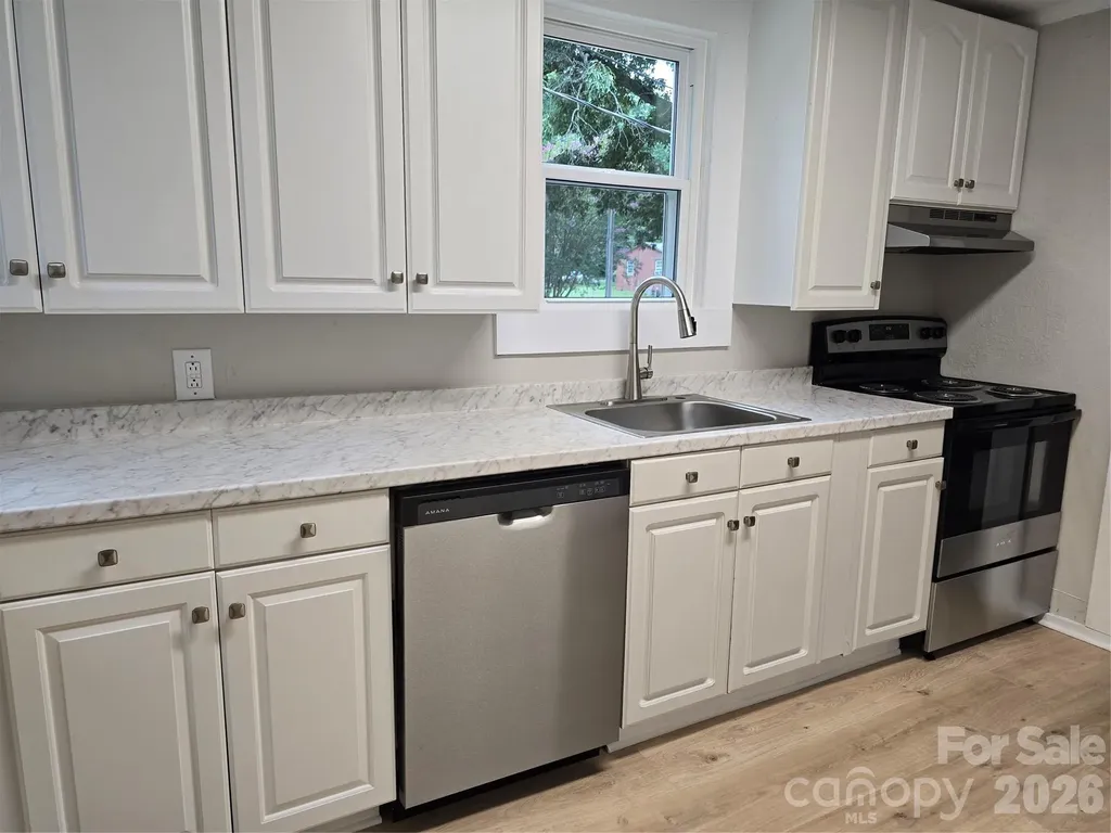 1729 Lakeview Drive Statesville NC 28677