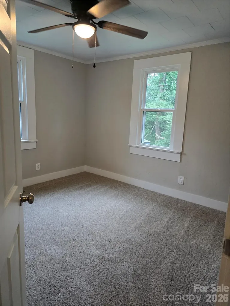 1729 Lakeview Drive Statesville NC 28677