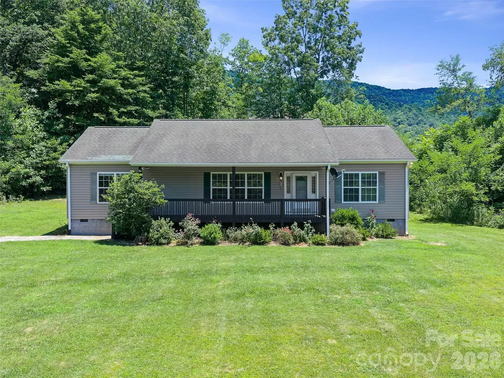 1470 Bear Creek Road Bakersville NC 28705