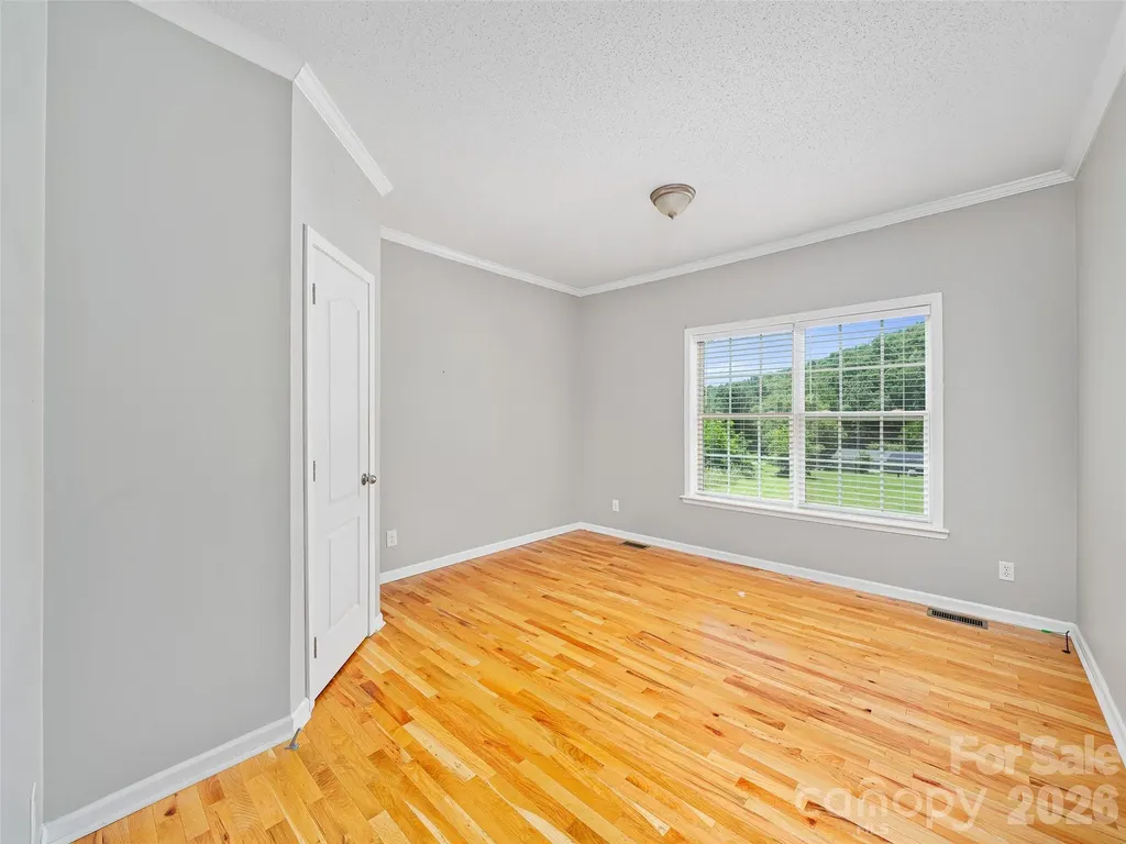 1470 Bear Creek Road Bakersville NC 28705
