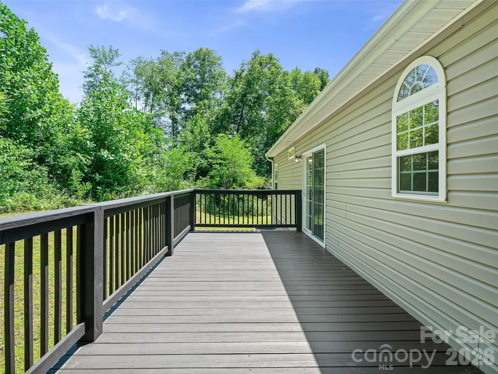 1470 Bear Creek Road Bakersville NC 28705