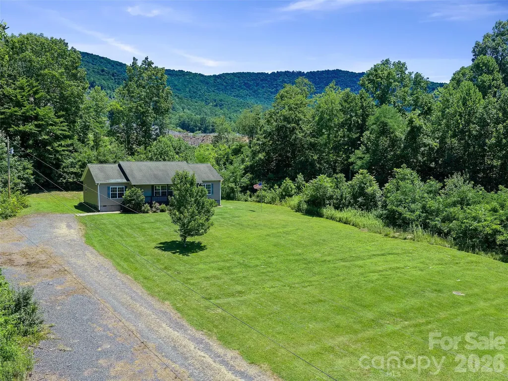 1470 Bear Creek Road Bakersville NC 28705