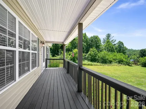 1470 Bear Creek Road Bakersville NC 28705
