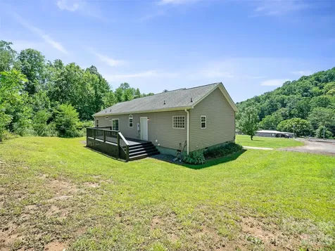 1470 Bear Creek Road Bakersville NC 28705