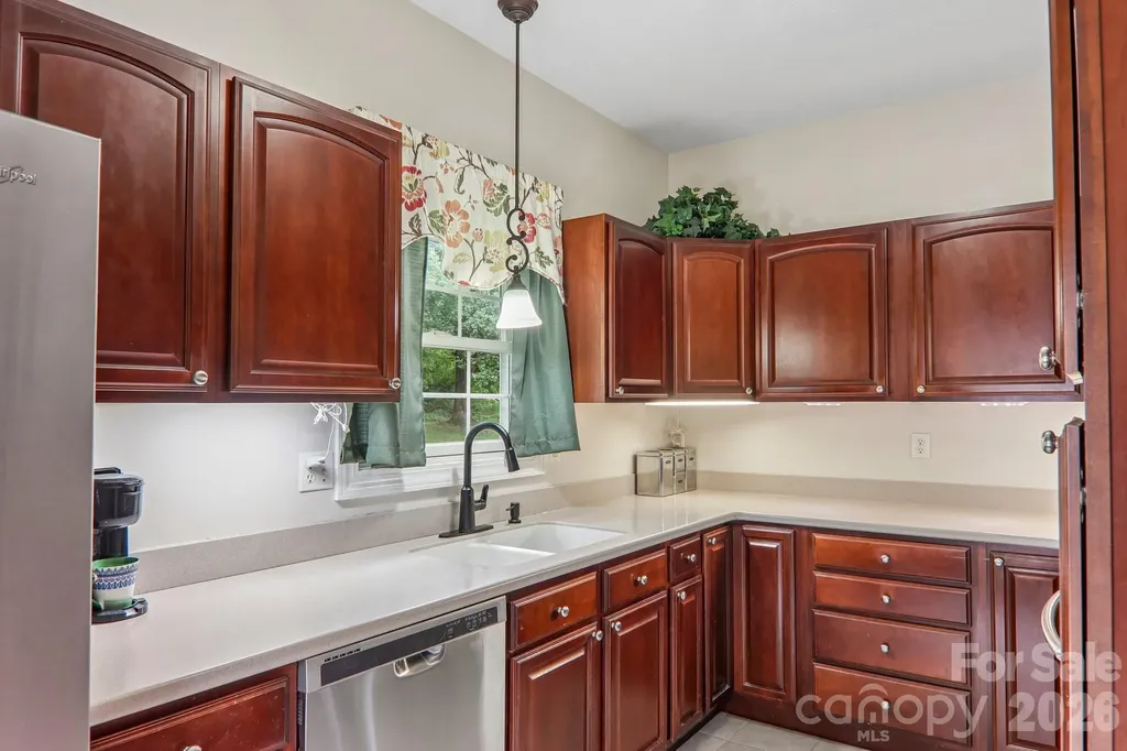 3311 Sandy Drive Hendersonville NC 28792