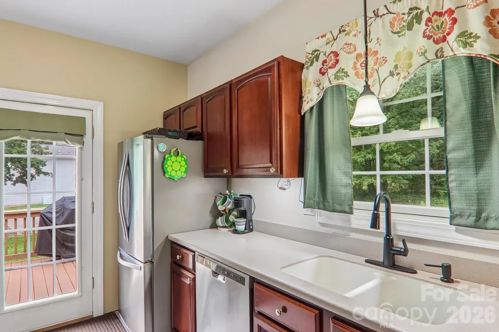3311 Sandy Drive Hendersonville NC 28792