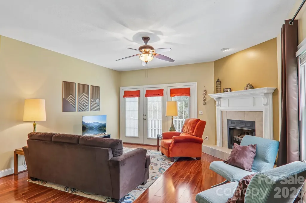 3311 Sandy Drive Hendersonville NC 28792