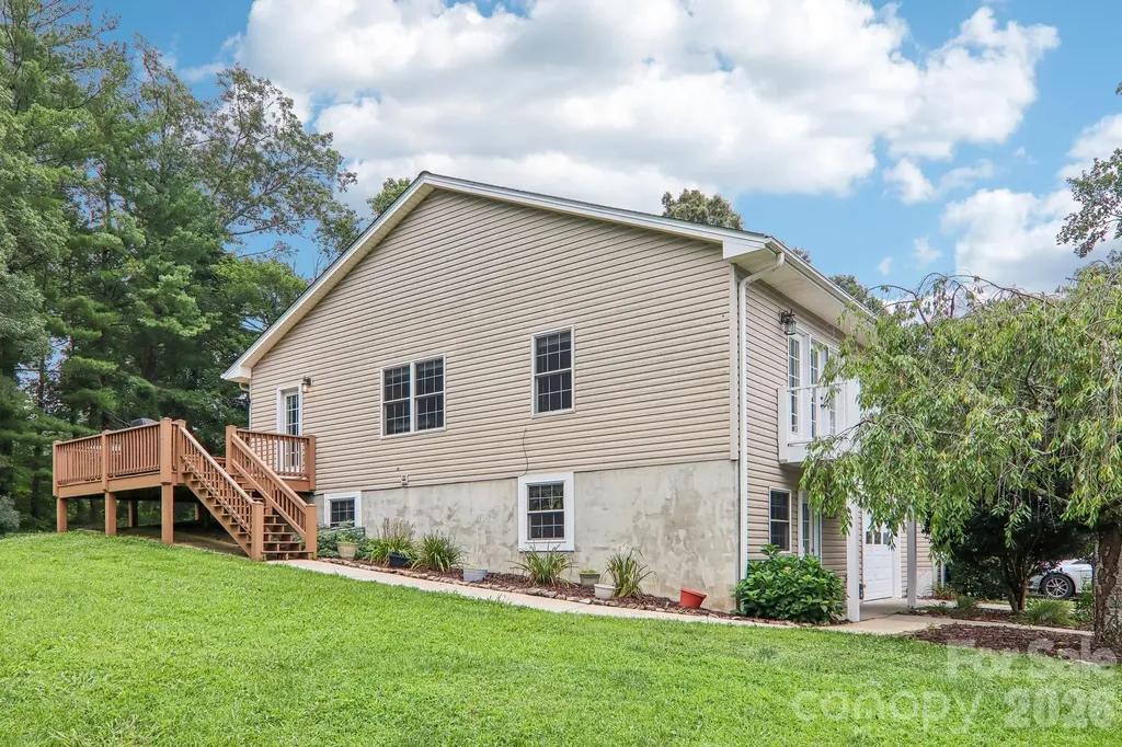 3311 Sandy Drive Hendersonville NC 28792